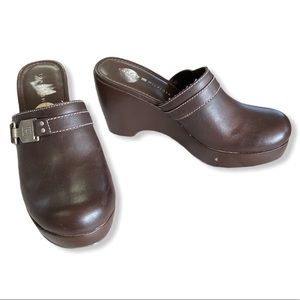 NEW Tommy Hilfiger Brown Leather Clogs